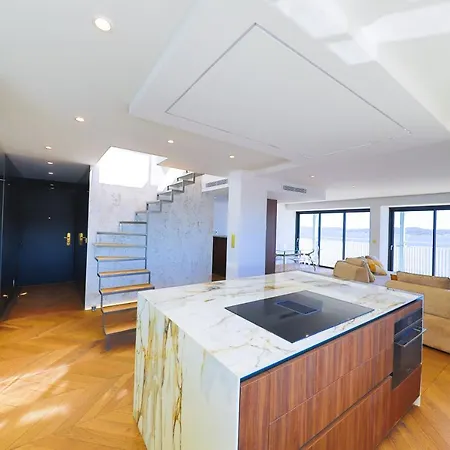 Daire Luxurious Penthouse With Panoramic View St Tropez